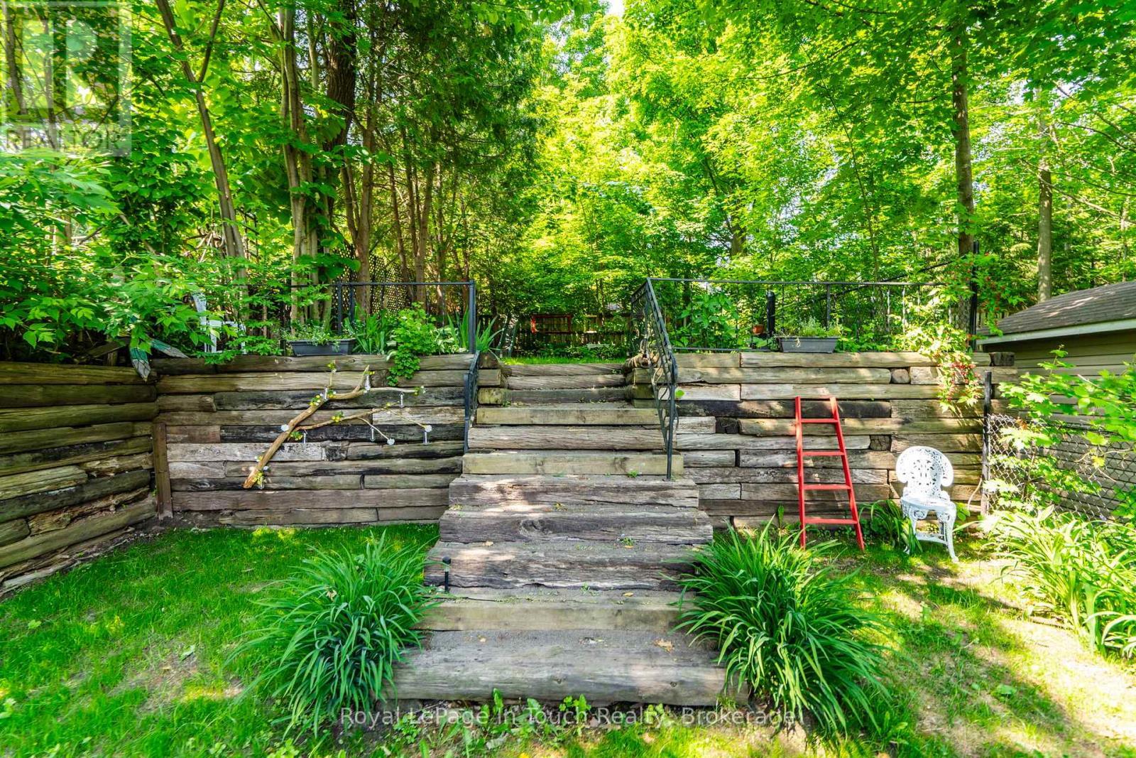 












330 THIRD STREET

,
Midland,




Ontario
L4R3S7

