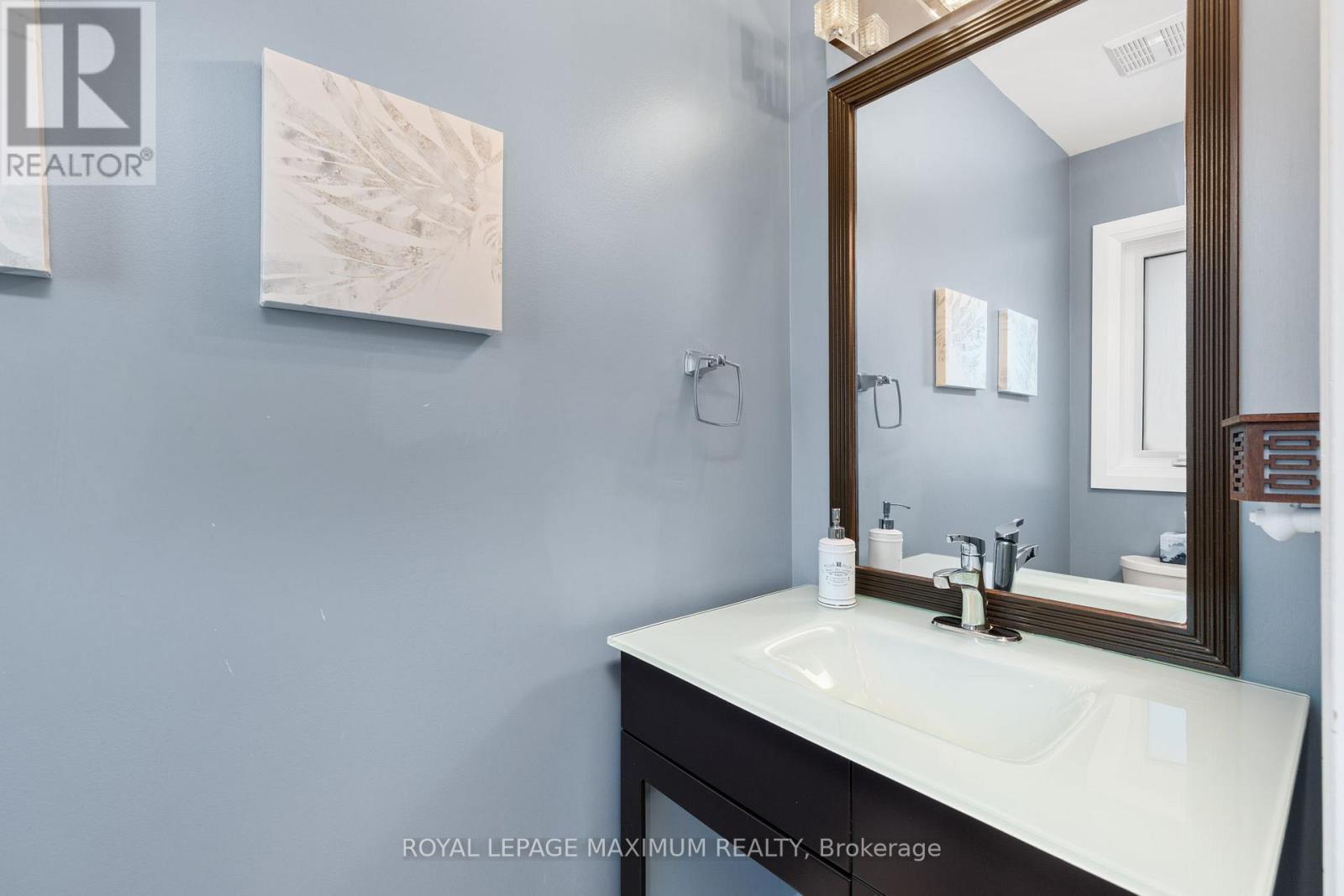 












52 POTTERY PLACE

,
Vaughan,




Ontario
L4L9H6

