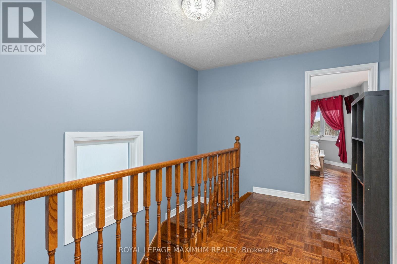 












52 POTTERY PLACE

,
Vaughan,




Ontario
L4L9H6

