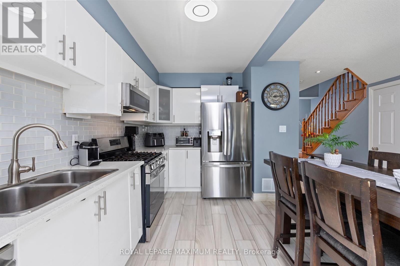 












52 POTTERY PLACE

,
Vaughan,




Ontario
L4L9H6


