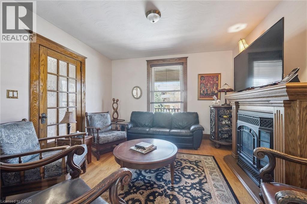 












115 ALLEN Street E

,
Waterloo,




Ontario
N2J1J5

