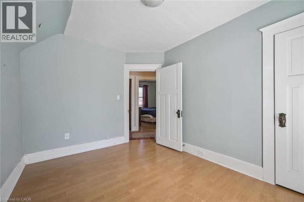 












115 ALLEN Street E

,
Waterloo,




Ontario
N2J1J5

