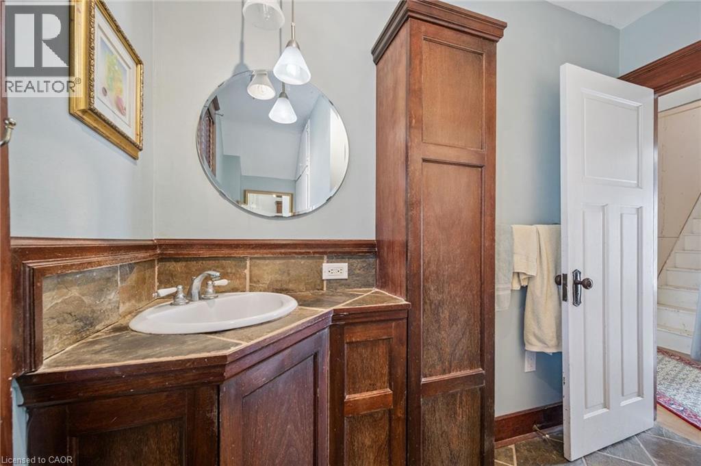 












115 ALLEN Street E

,
Waterloo,




Ontario
N2J1J5


