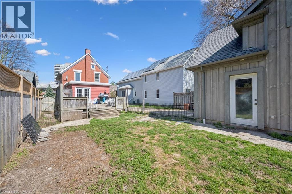 












115 ALLEN Street E

,
Waterloo,




Ontario
N2J1J5

