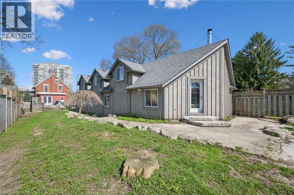 












115 ALLEN Street E

,
Waterloo,




Ontario
N2J1J5

