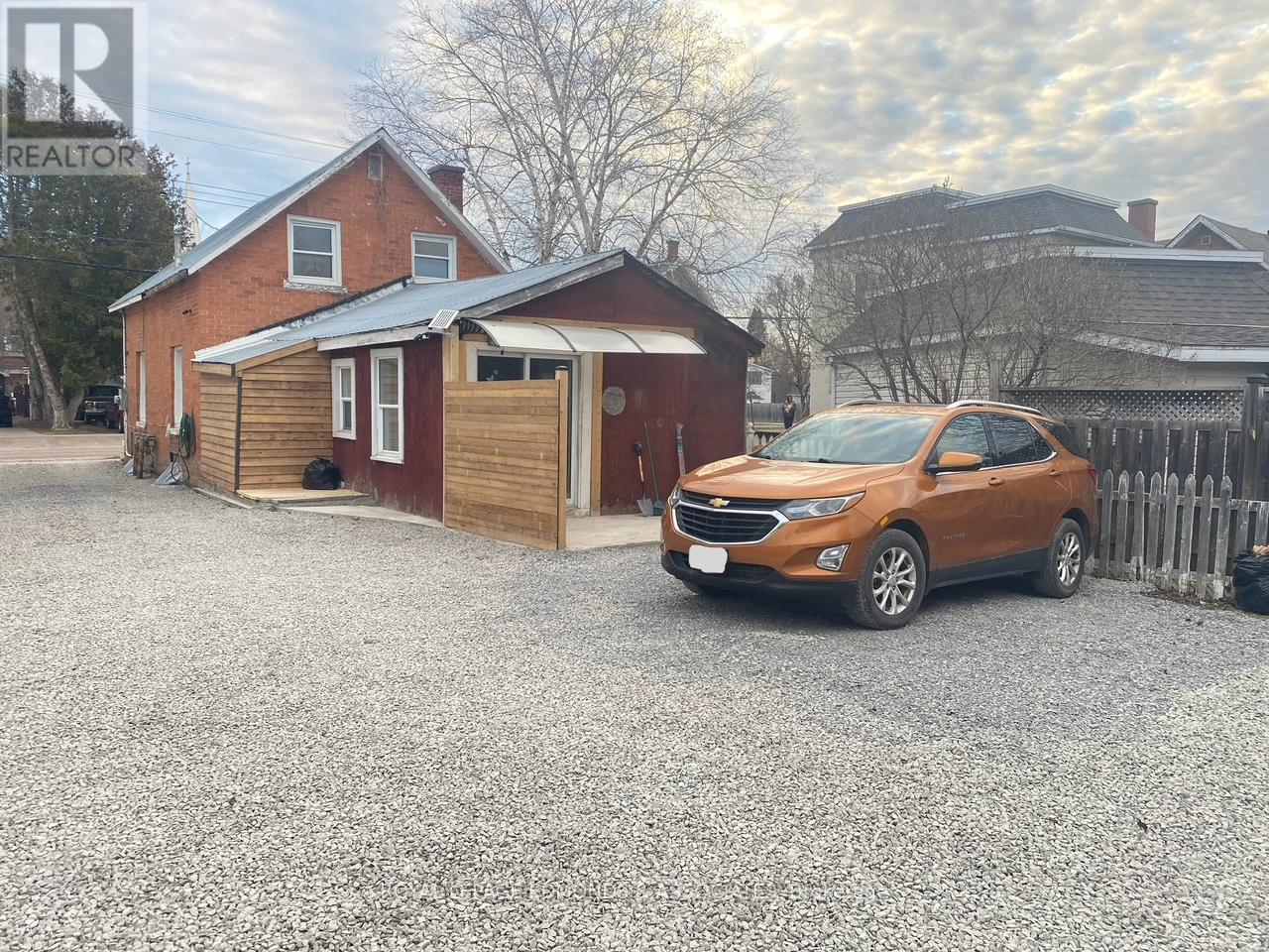 












375 CHRISTIE STREET S

,
Pembroke,




Ontario
K8A4R8

