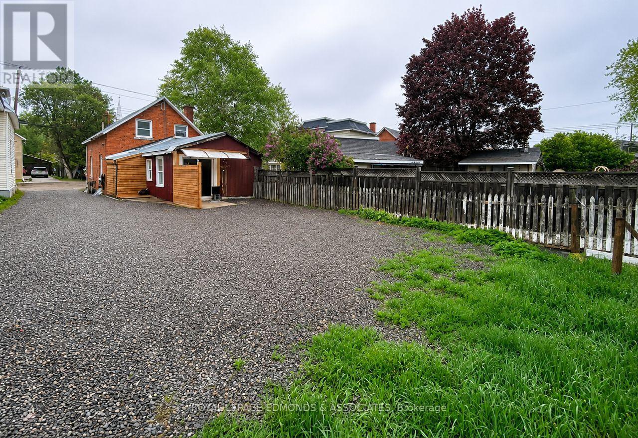












375 CHRISTIE STREET S

,
Pembroke,




Ontario
K8A4R8

