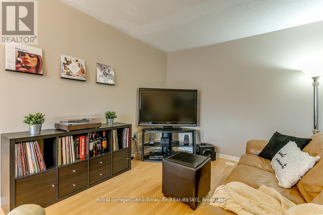 












888 FOWLES COURT

,
Milton (HA Harrison),




Ontario
L9T0Z8

