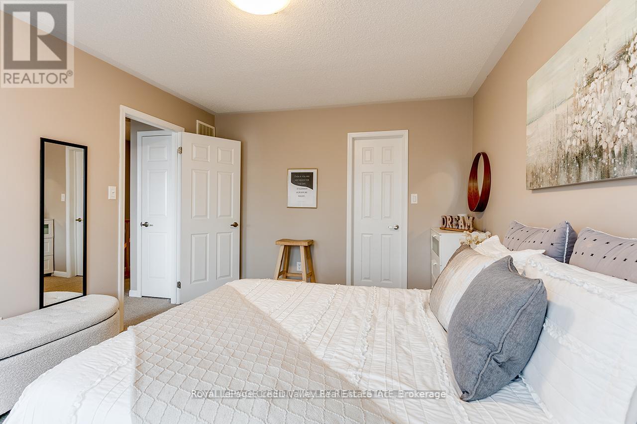 












888 FOWLES COURT

,
Milton (HA Harrison),




Ontario
L9T0Z8

