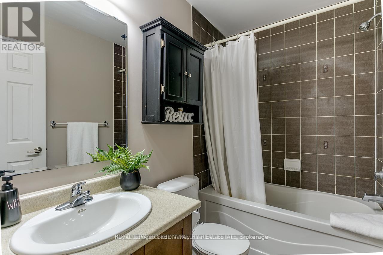 












888 FOWLES COURT

,
Milton (HA Harrison),




Ontario
L9T0Z8

