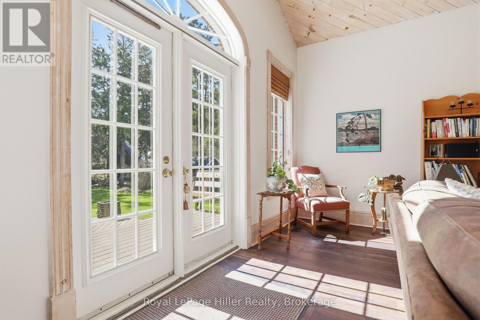 












165 STATION ROAD

,
Perth South (Sebringville),




Ontario
N0K1X0

