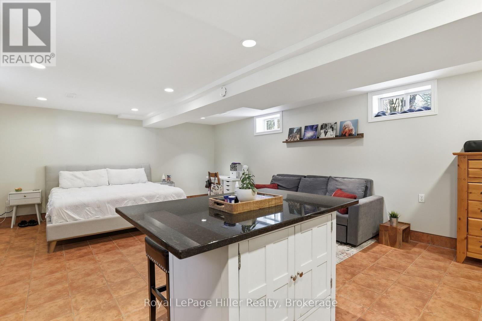 












165 STATION ROAD

,
Perth South (Sebringville),




Ontario
N0K1X0

