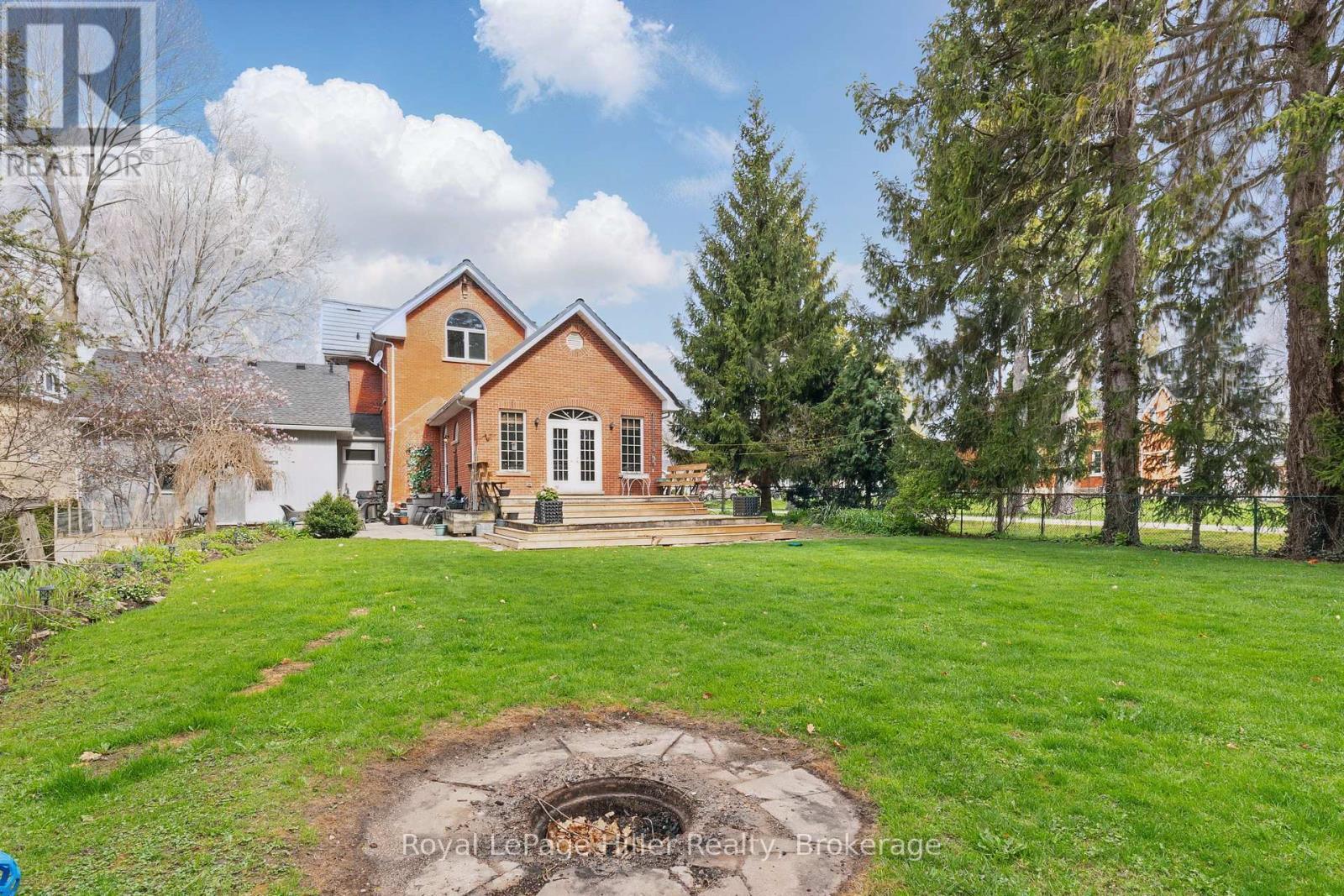 












165 STATION ROAD

,
Perth South (Sebringville),




Ontario
N0K1X0

