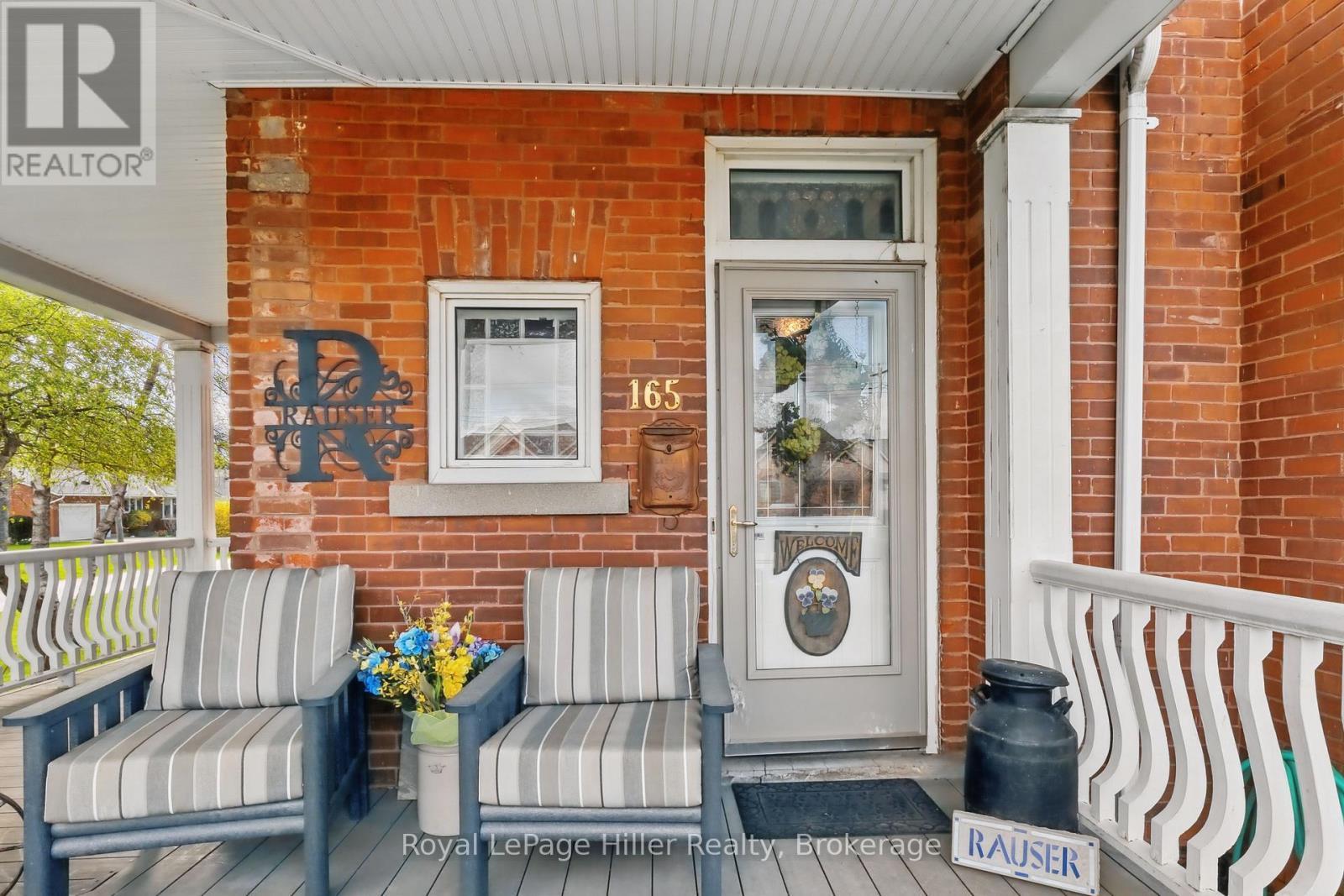 












165 STATION ROAD

,
Perth South (Sebringville),




Ontario
N0K1X0

