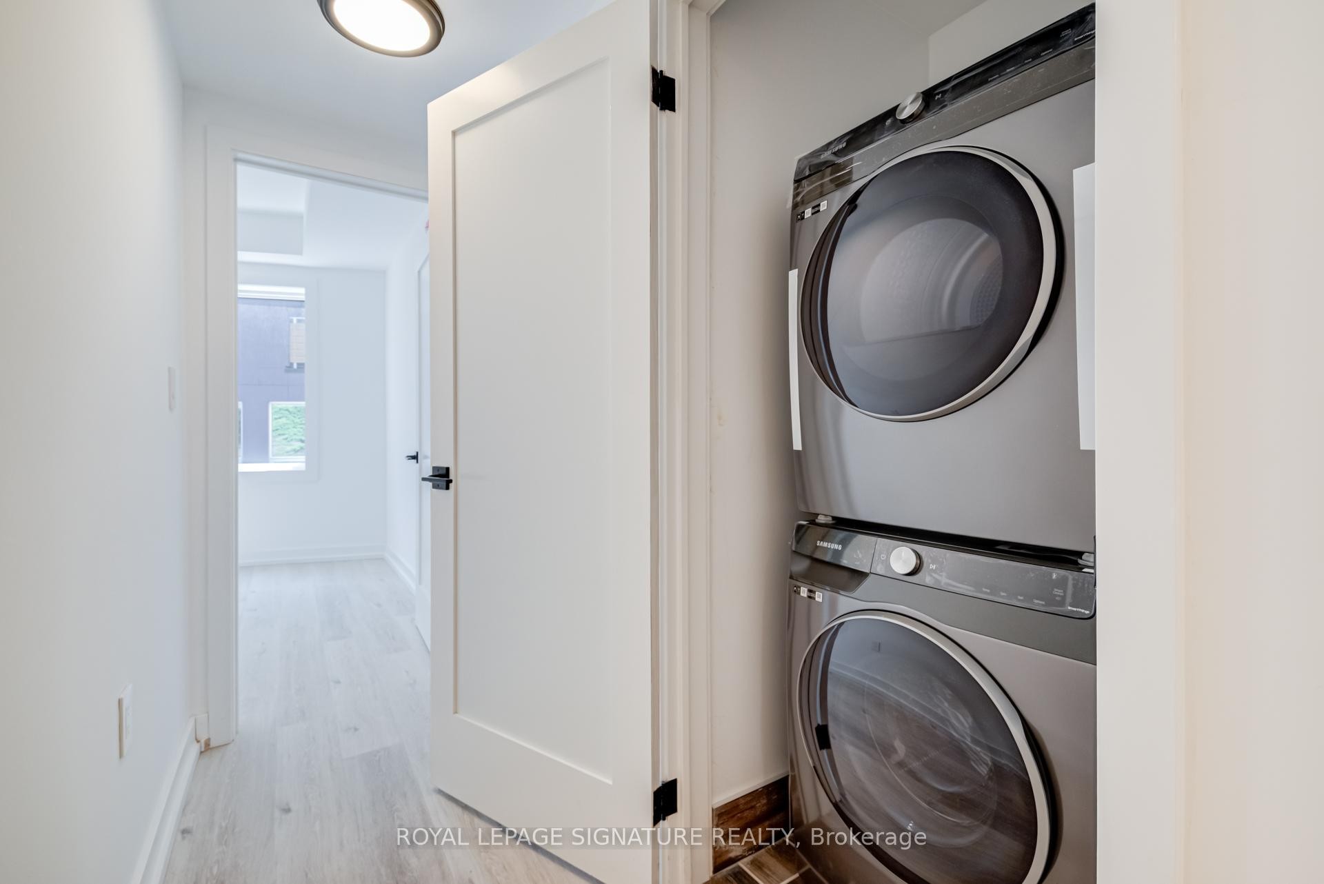 









3039


Dundas

Street West, 6,
Toronto,




ON
M6P 1Z5

