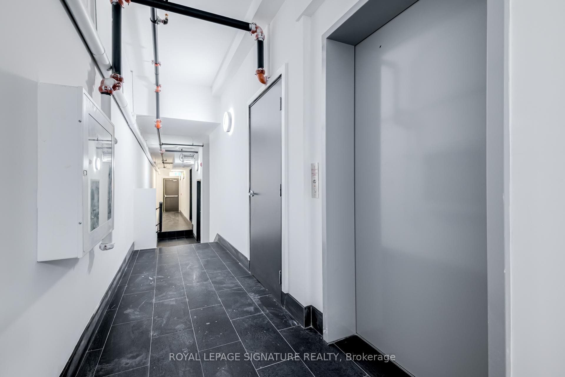









3039


Dundas

Street West, 6,
Toronto,




ON
M6P 1Z5

