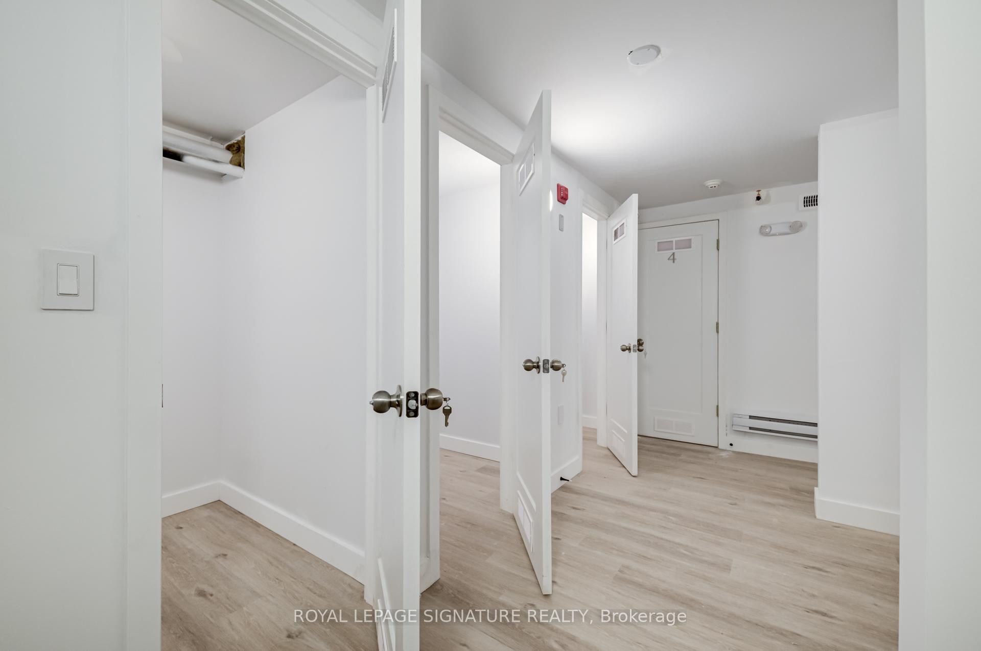









3039


Dundas

Street West, 6,
Toronto,




ON
M6P 1Z5

