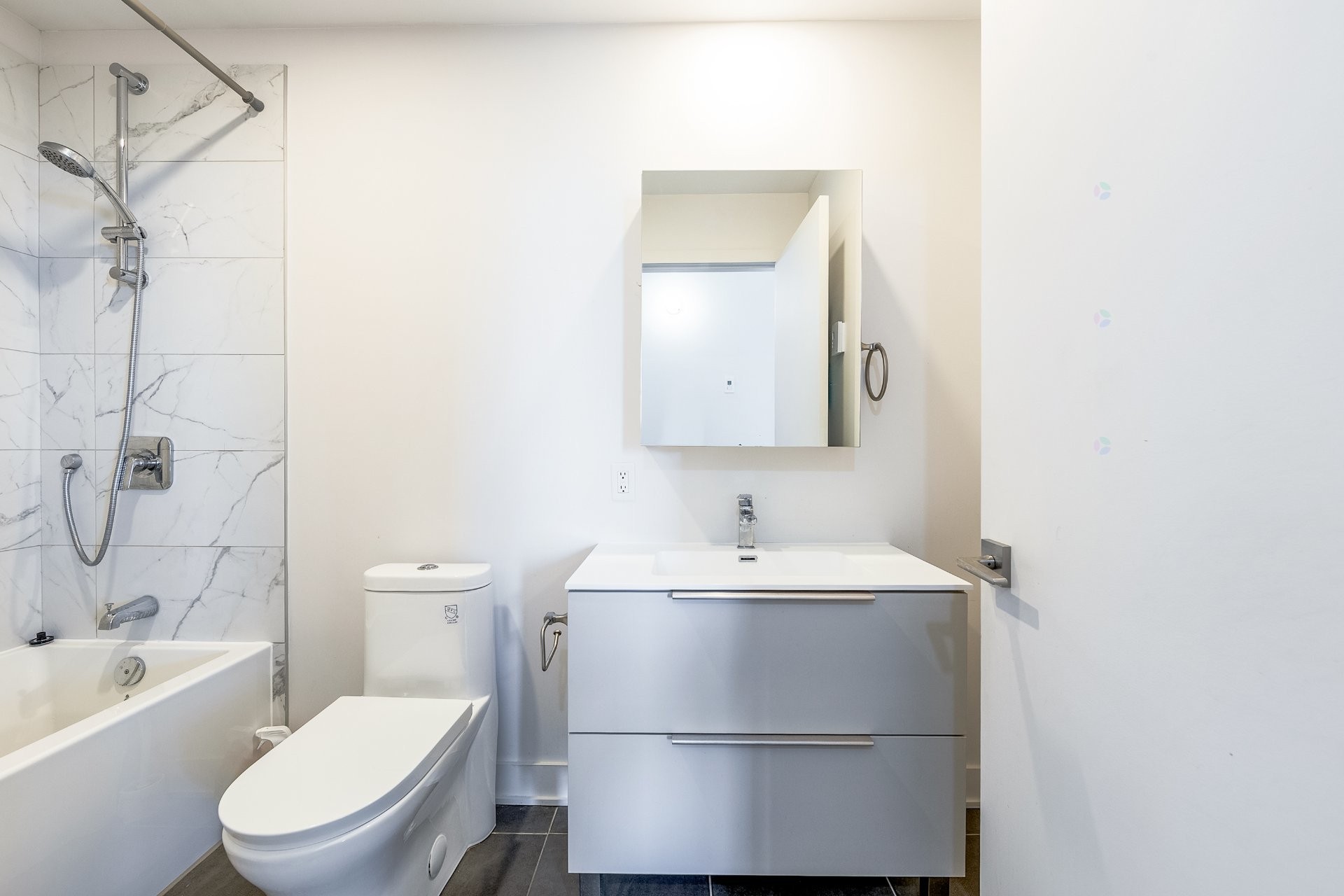 









6780


Boul. Newman

, 312,
Montréal (LaSalle),




QC
H8N0H5

