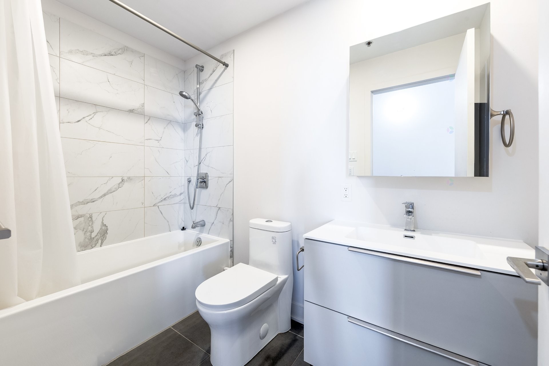 









6780


Boul. Newman

, 312,
Montréal (LaSalle),




QC
H8N0H5

