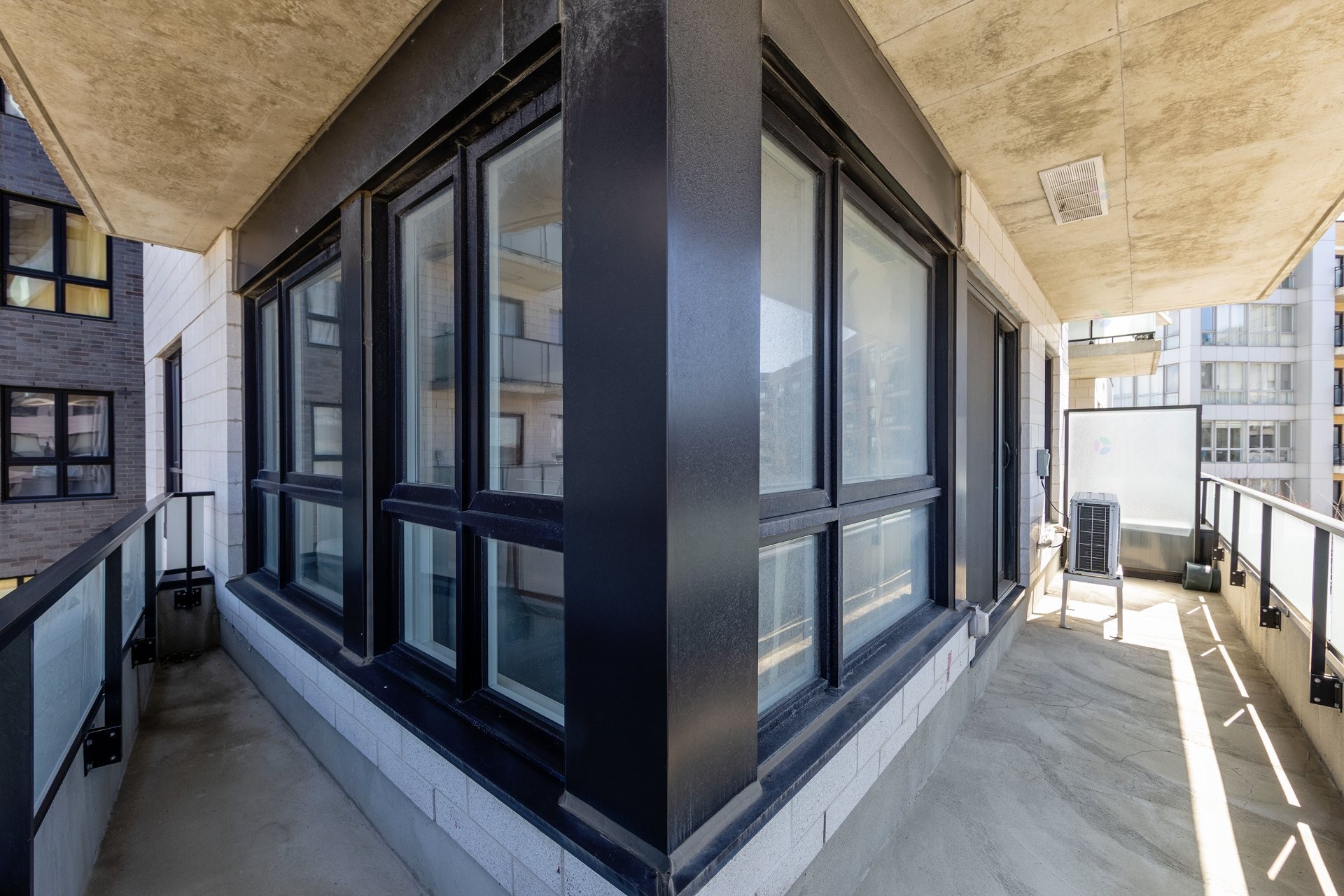 









6780


Boul. Newman

, 312,
Montréal (LaSalle),




QC
H8N0H5

