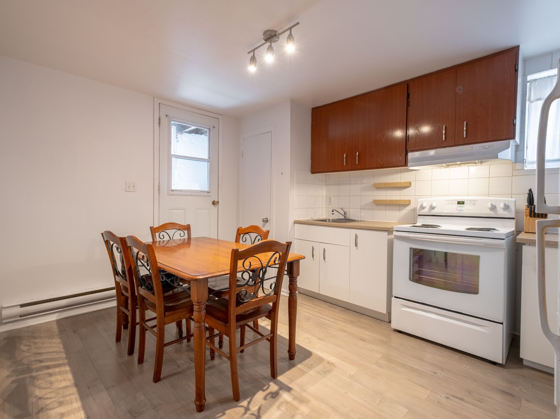 









72

 - 74B


Rue de la Rive

,
Sainte-Anne-de-Sorel,




QC
J3P1K2

