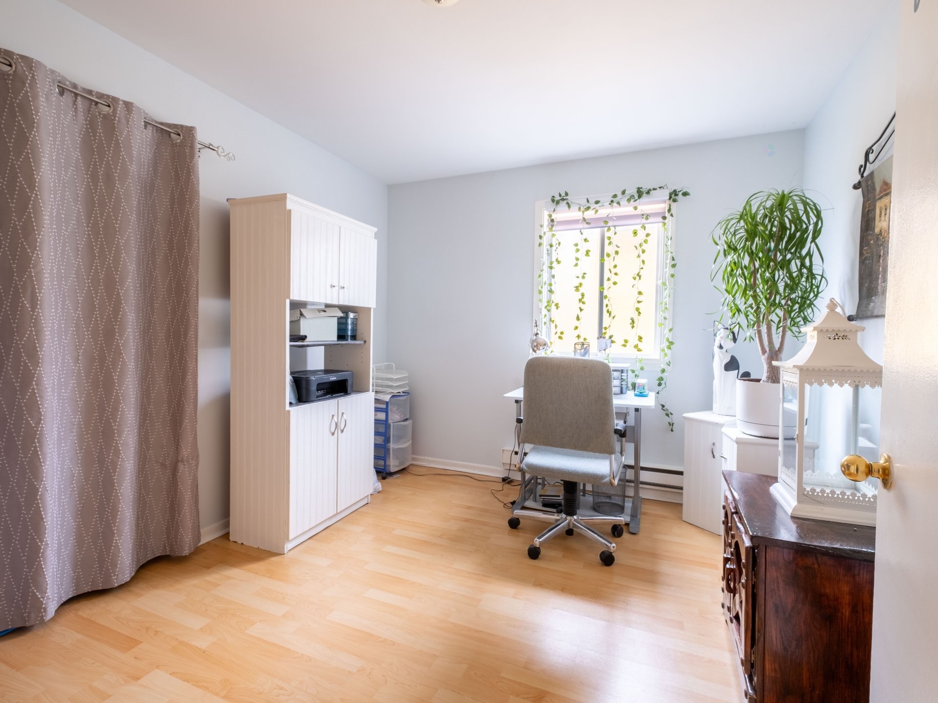 









72

 - 74B


Rue de la Rive

,
Sainte-Anne-de-Sorel,




QC
J3P1K2

