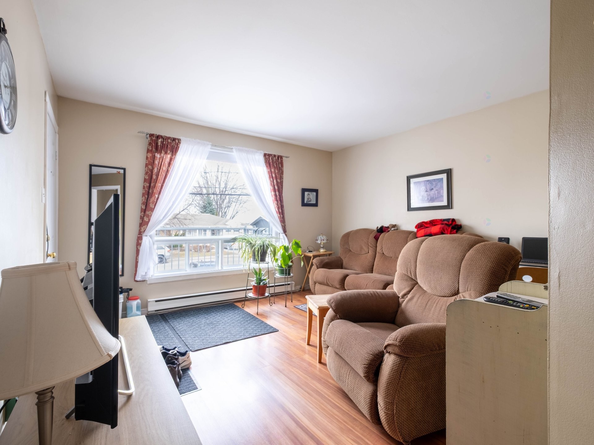 









72

 - 74B


Rue de la Rive

,
Sainte-Anne-de-Sorel,




QC
J3P1K2

