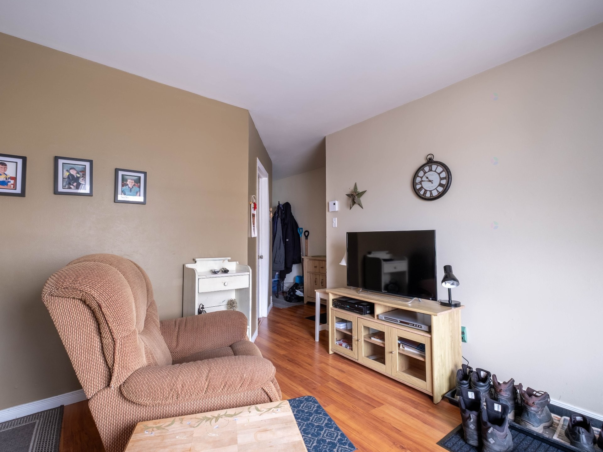 









72

 - 74B


Rue de la Rive

,
Sainte-Anne-de-Sorel,




QC
J3P1K2

