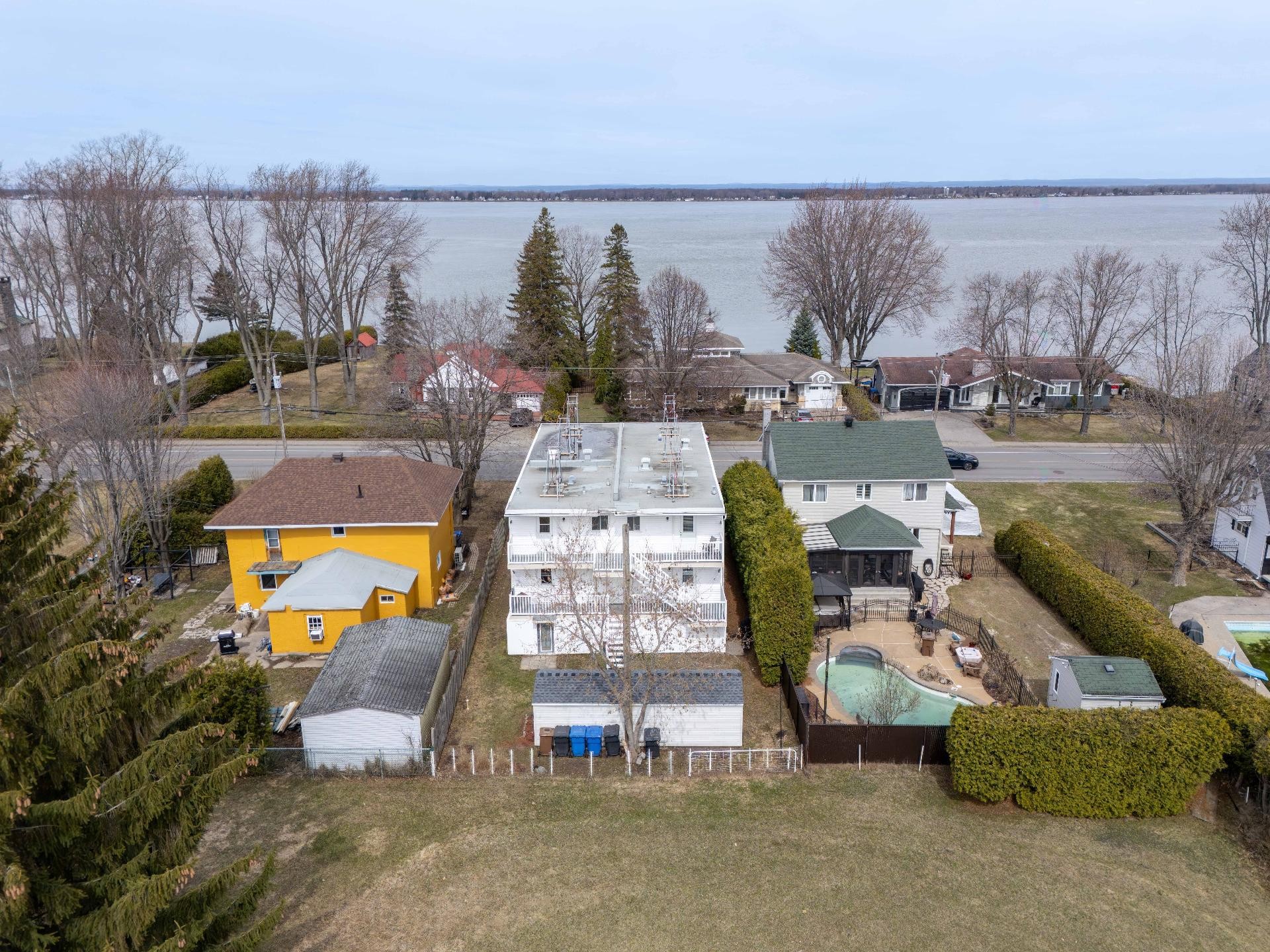 









72

 - 74B


Rue de la Rive

,
Sainte-Anne-de-Sorel,




QC
J3P1K2

