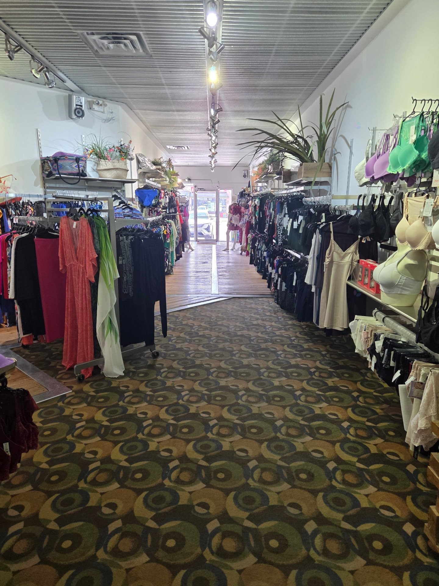 









557


Boul. du Séminaire N.

,
Saint-Jean-sur-Richelieu,




QC
J3B7C9

