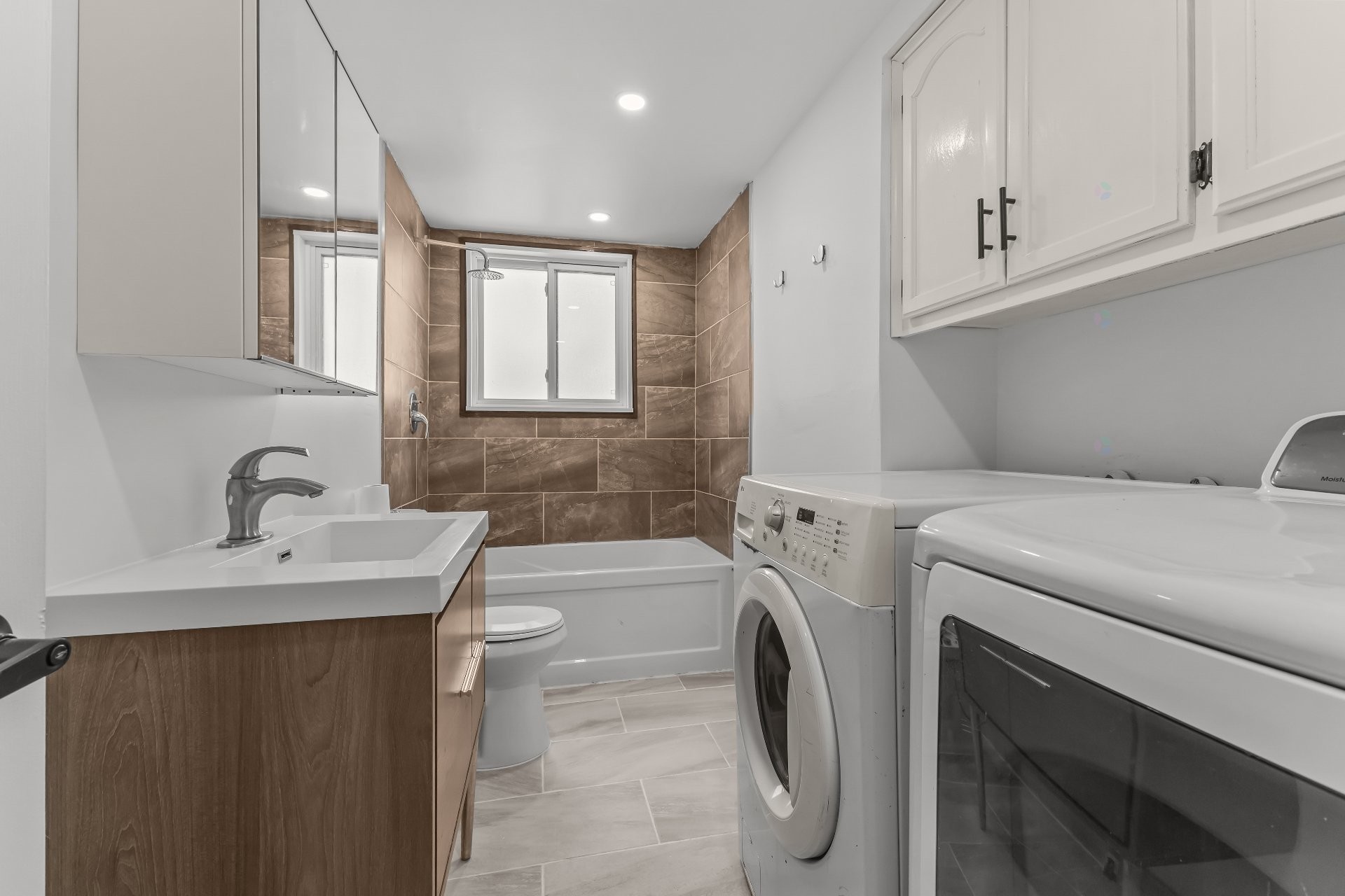 









205


Rue Rouville

, 5,
Longueuil (Le Vieux-Longueuil),




QC
J4K2W1

