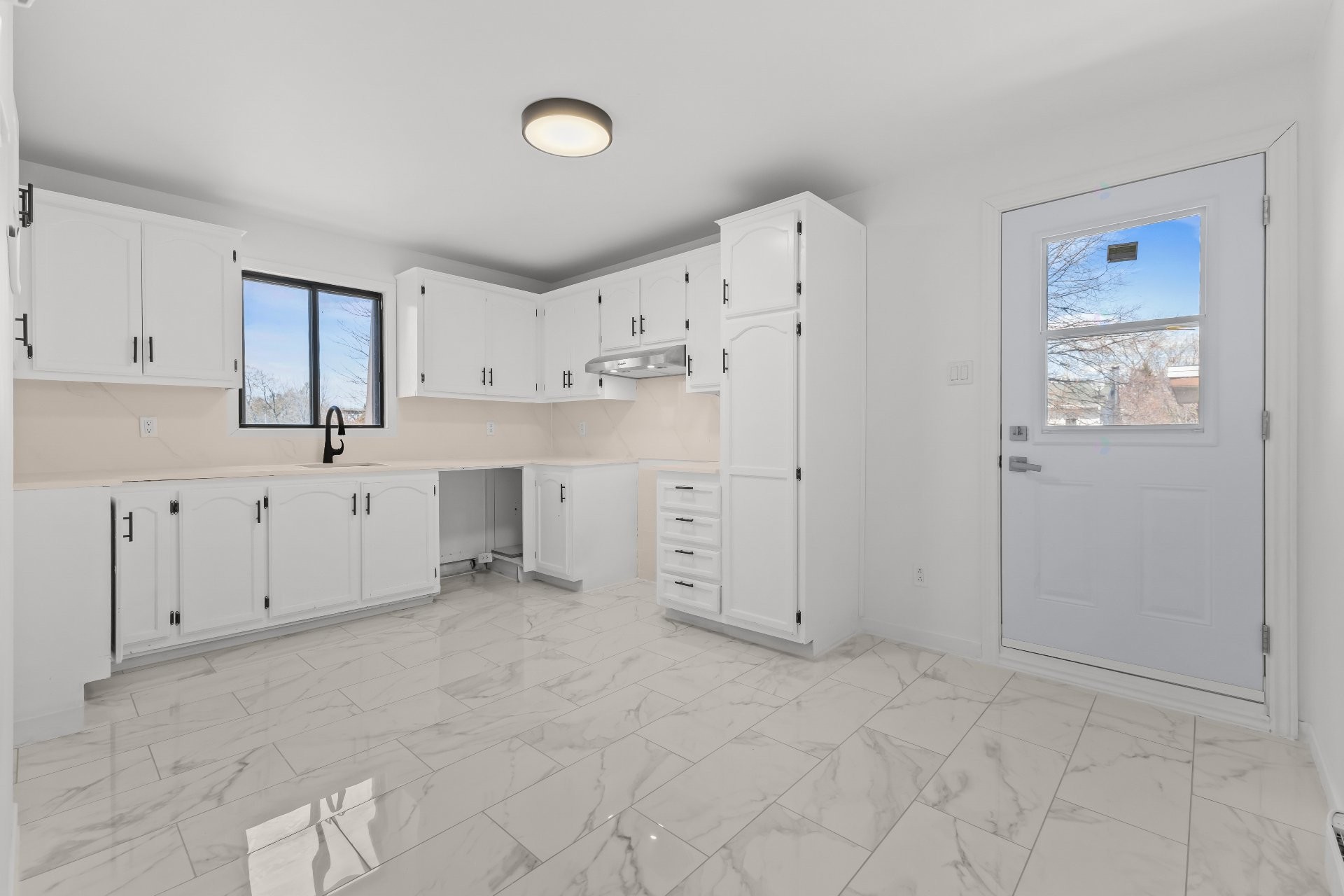 









205


Rue Rouville

, 5,
Longueuil (Le Vieux-Longueuil),




QC
J4K2W1

