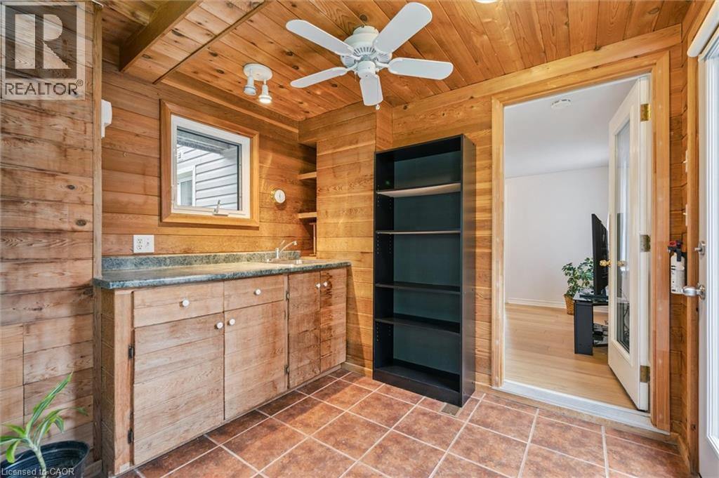 












6548 BEATTY LINE N

,
Fergus,




Ontario
N1M2W3

