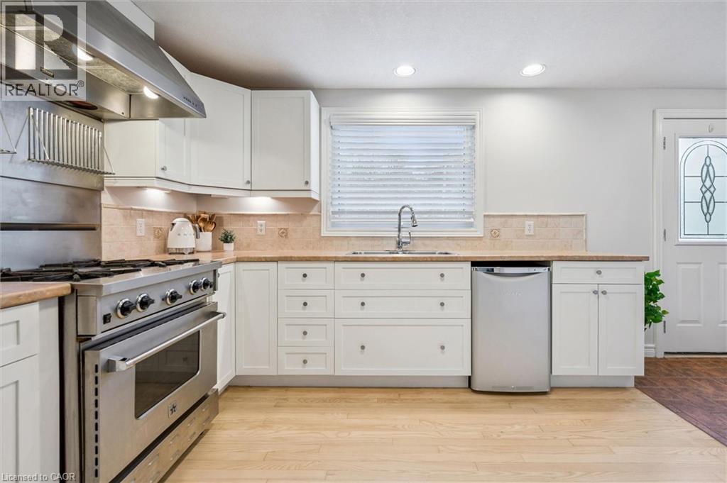 












6548 BEATTY LINE N

,
Fergus,




Ontario
N1M2W3

