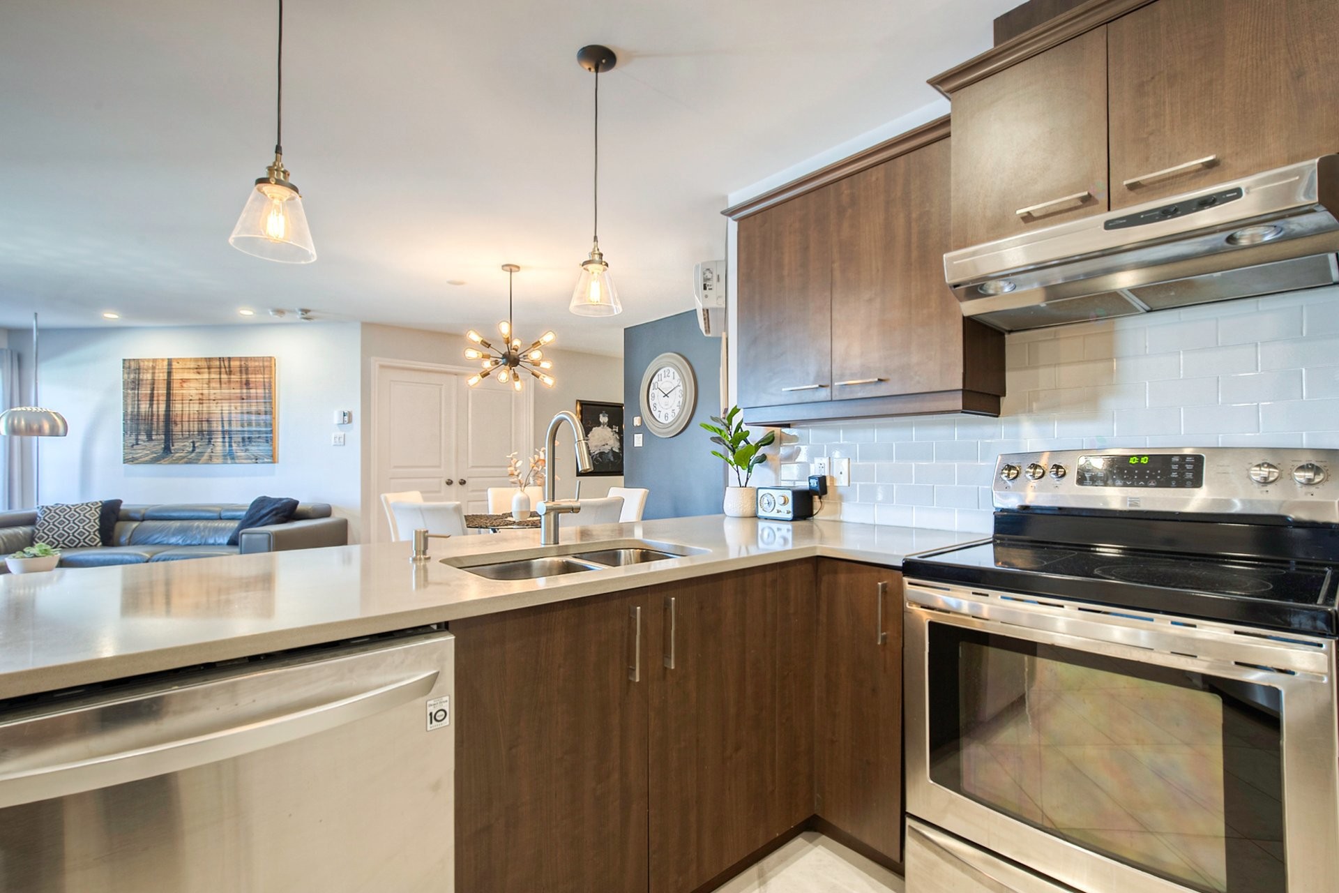 









782


Rue des Sureaux

, 6,
Boucherville,




QC
J4B0J4


