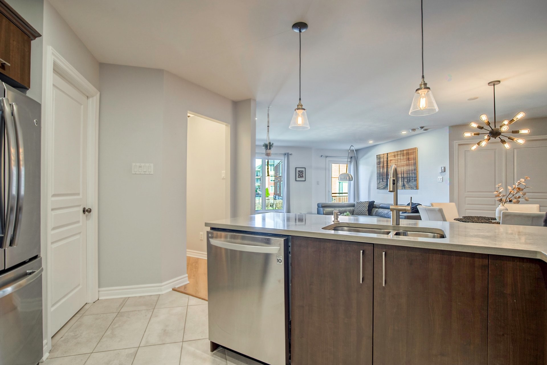 









782


Rue des Sureaux

, 6,
Boucherville,




QC
J4B0J4

