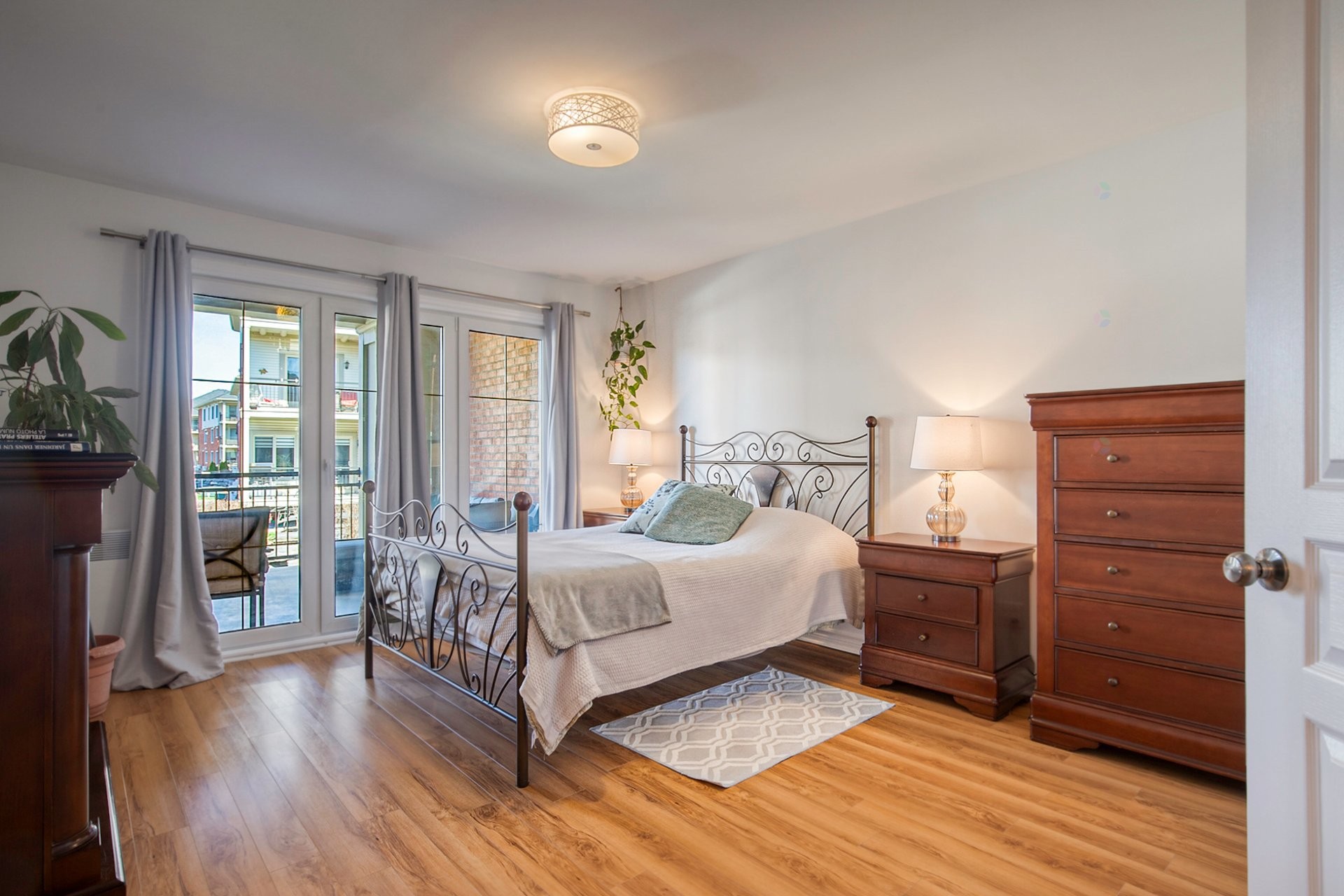 









782


Rue des Sureaux

, 6,
Boucherville,




QC
J4B0J4

