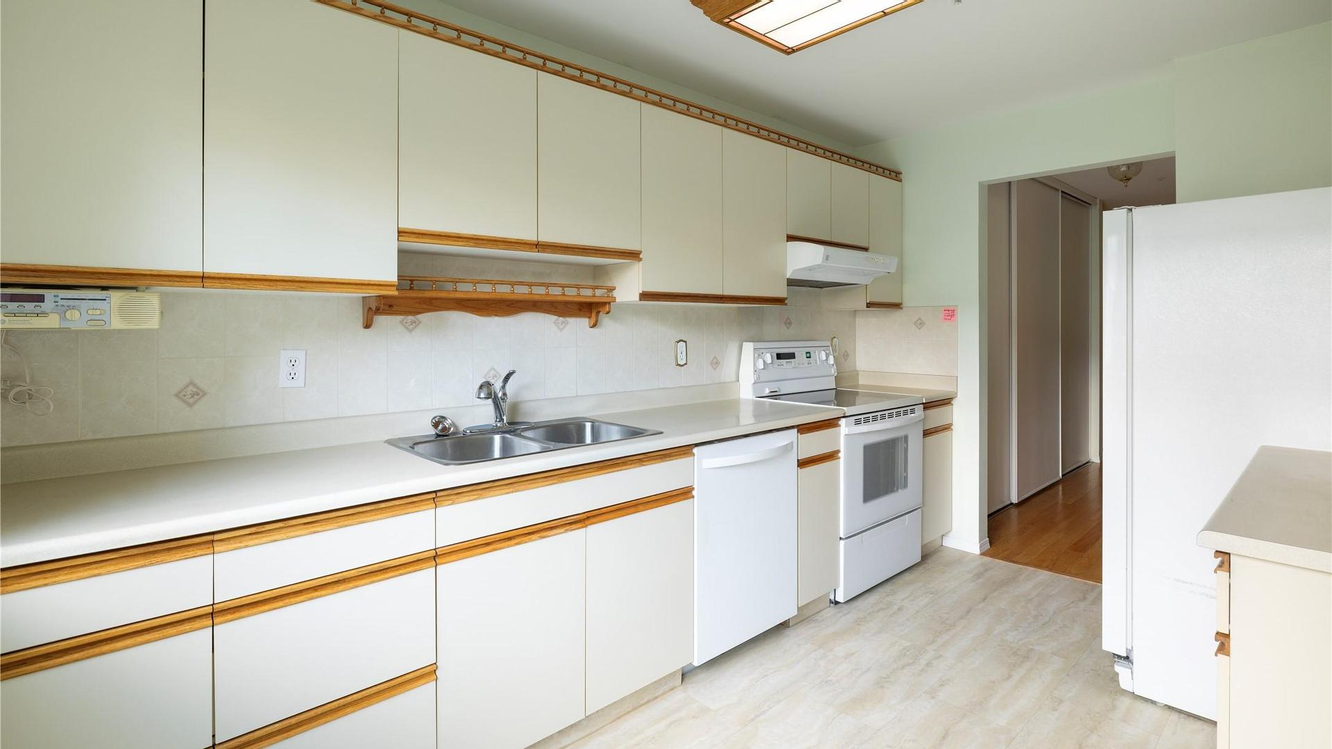 









1045


Sutherland

Avenue, 115B,
Kelowna,




BC
V1Y 5Y1

