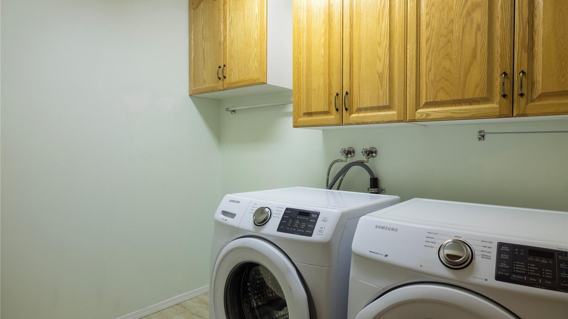 









1045


Sutherland

Avenue, 115B,
Kelowna,




BC
V1Y 5Y1

