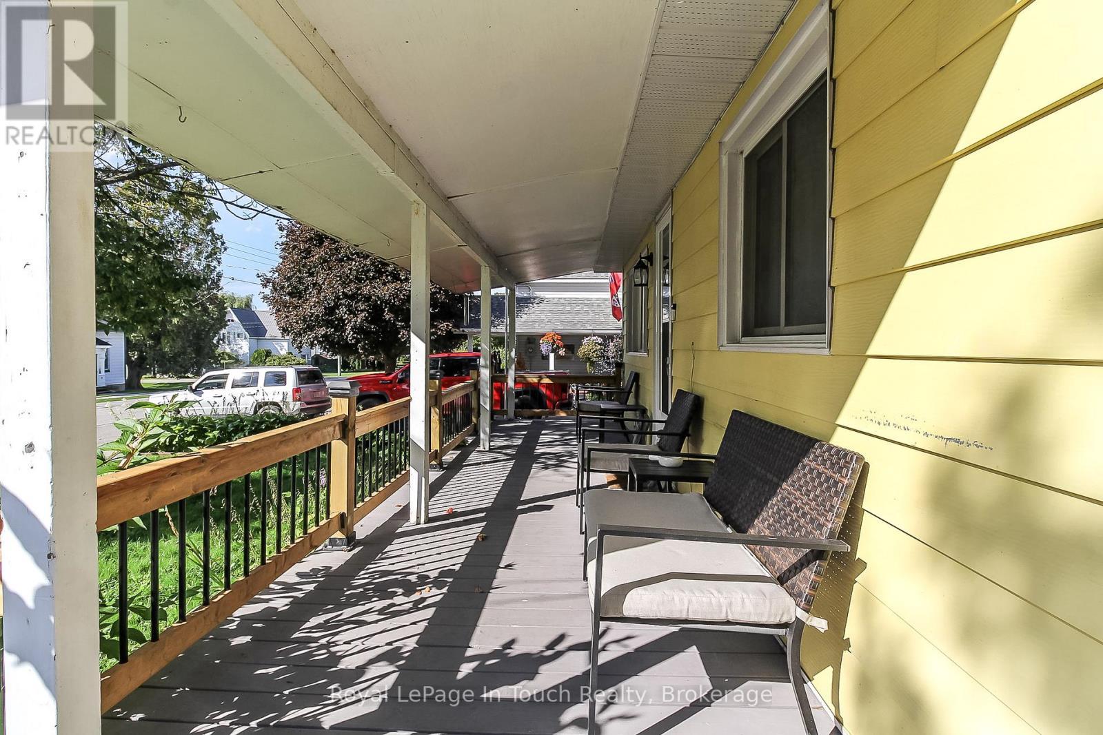 












27 PEEL STREET

,
Penetanguishene,




Ontario
L9M1A5

