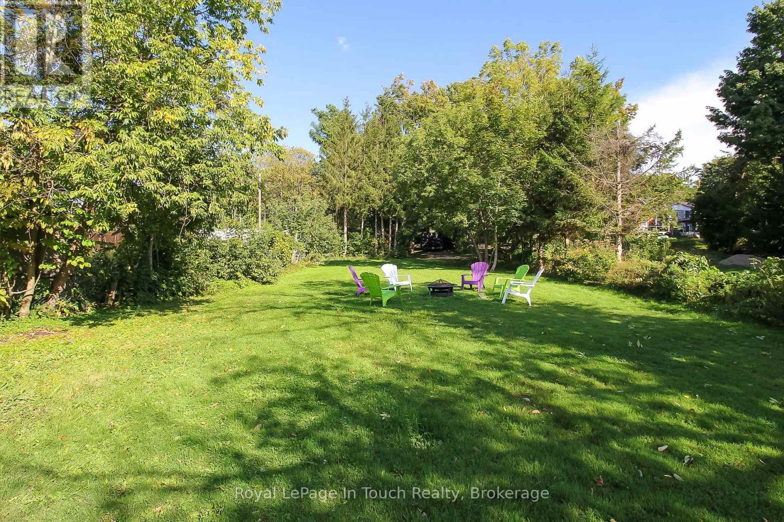 












27 PEEL STREET

,
Penetanguishene,




Ontario
L9M1A5


