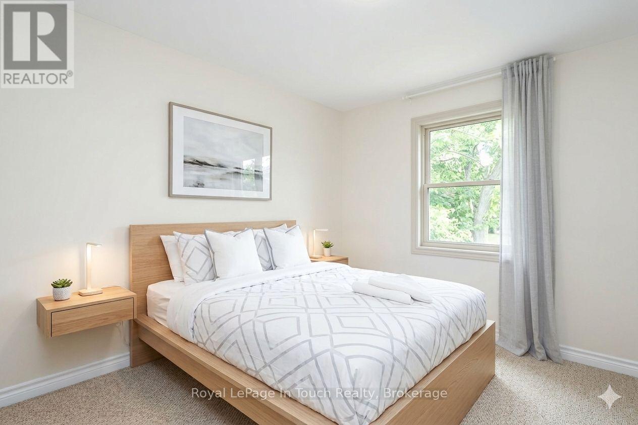 












27 PEEL STREET

,
Penetanguishene,




Ontario
L9M1A5

