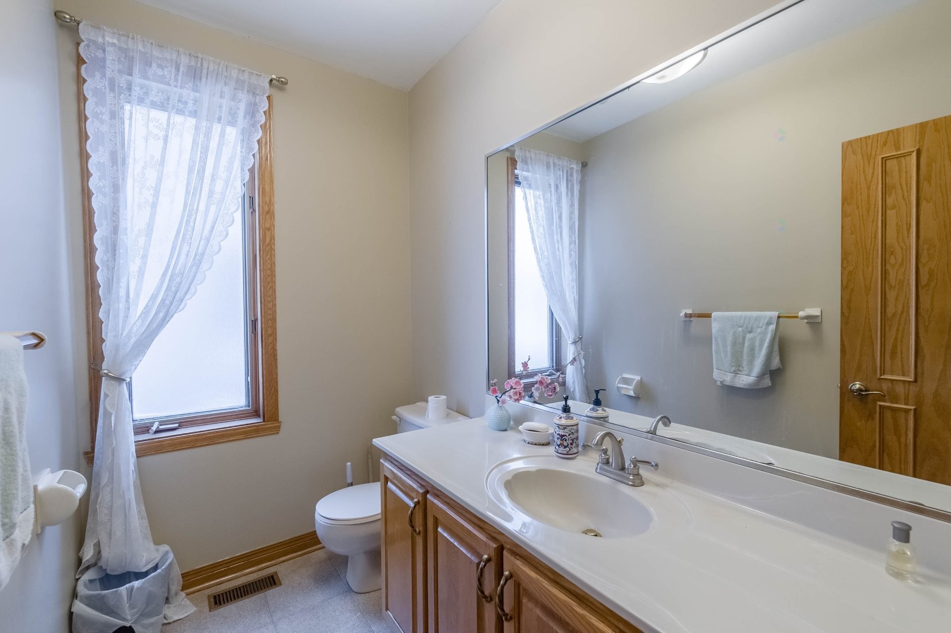 









9105


Crois. Rimouski

,
Brossard,




QC
J4X2S3


