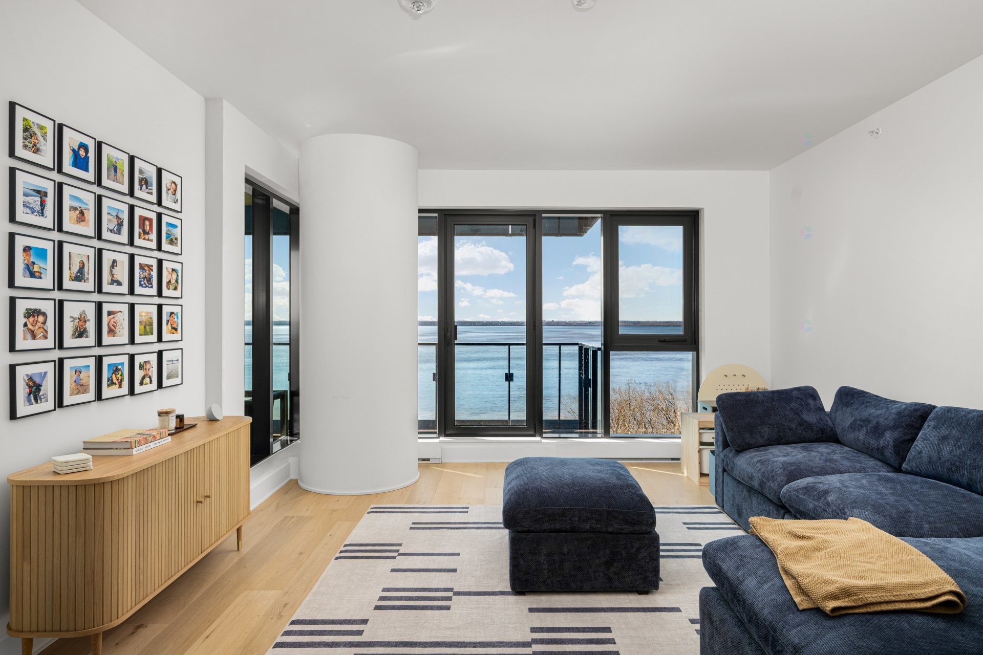 









1000


Rue André-Prévost

, 1104,
Montréal (Verdun/Île-des-Soeurs),




QC
H3E0G2

