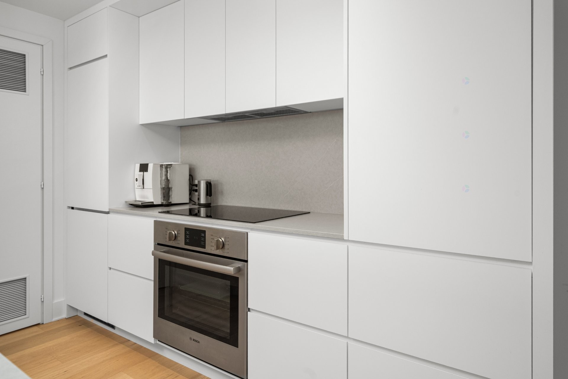 









1000


Rue André-Prévost

, 1104,
Montréal (Verdun/Île-des-Soeurs),




QC
H3E0G2

