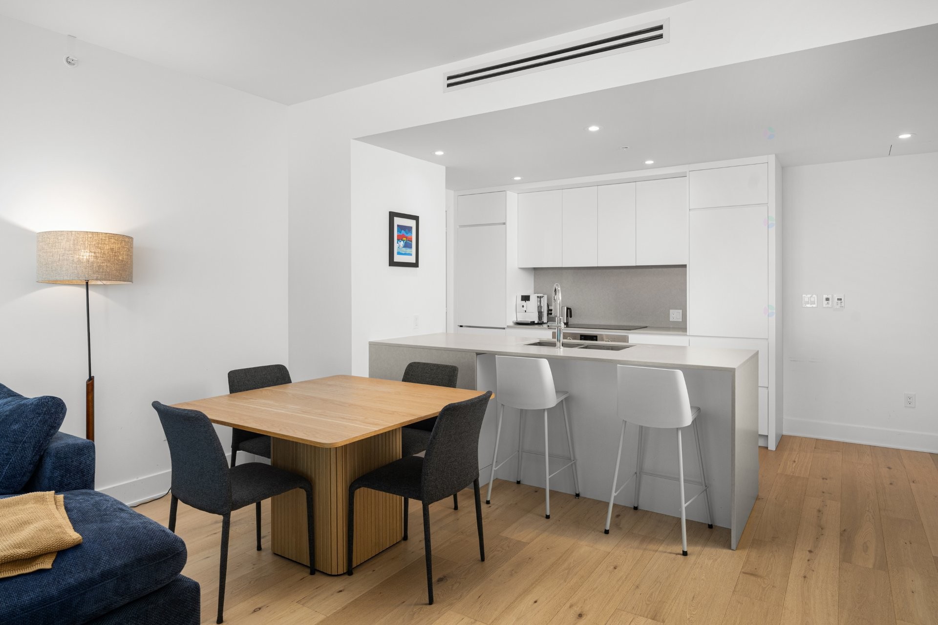 









1000


Rue André-Prévost

, 1104,
Montréal (Verdun/Île-des-Soeurs),




QC
H3E0G2

