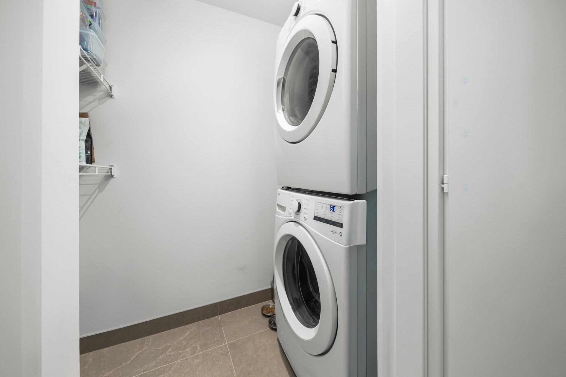 









1000


Rue André-Prévost

, 1104,
Montréal (Verdun/Île-des-Soeurs),




QC
H3E0G2

