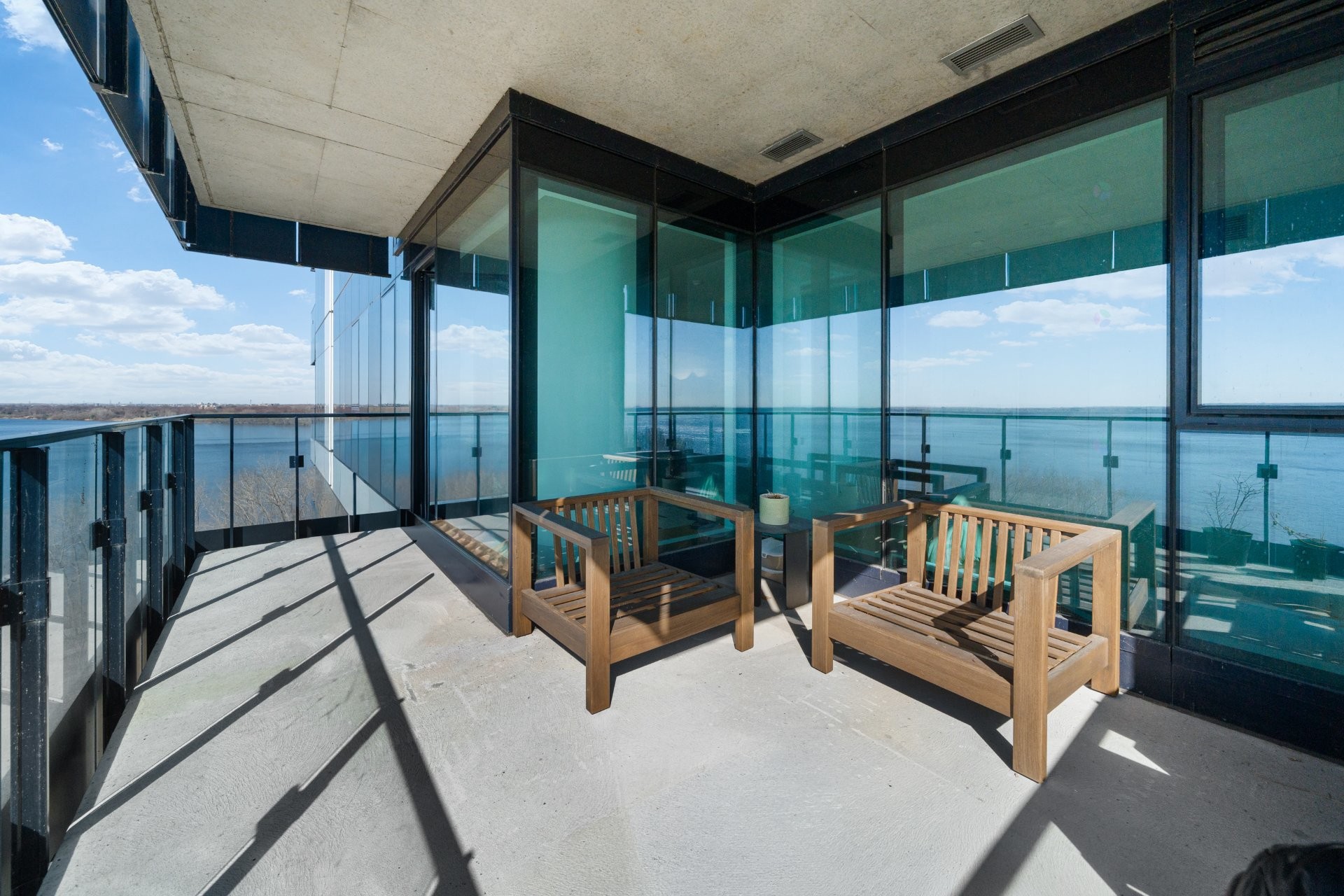 









1000


Rue André-Prévost

, 1104,
Montréal (Verdun/Île-des-Soeurs),




QC
H3E0G2

