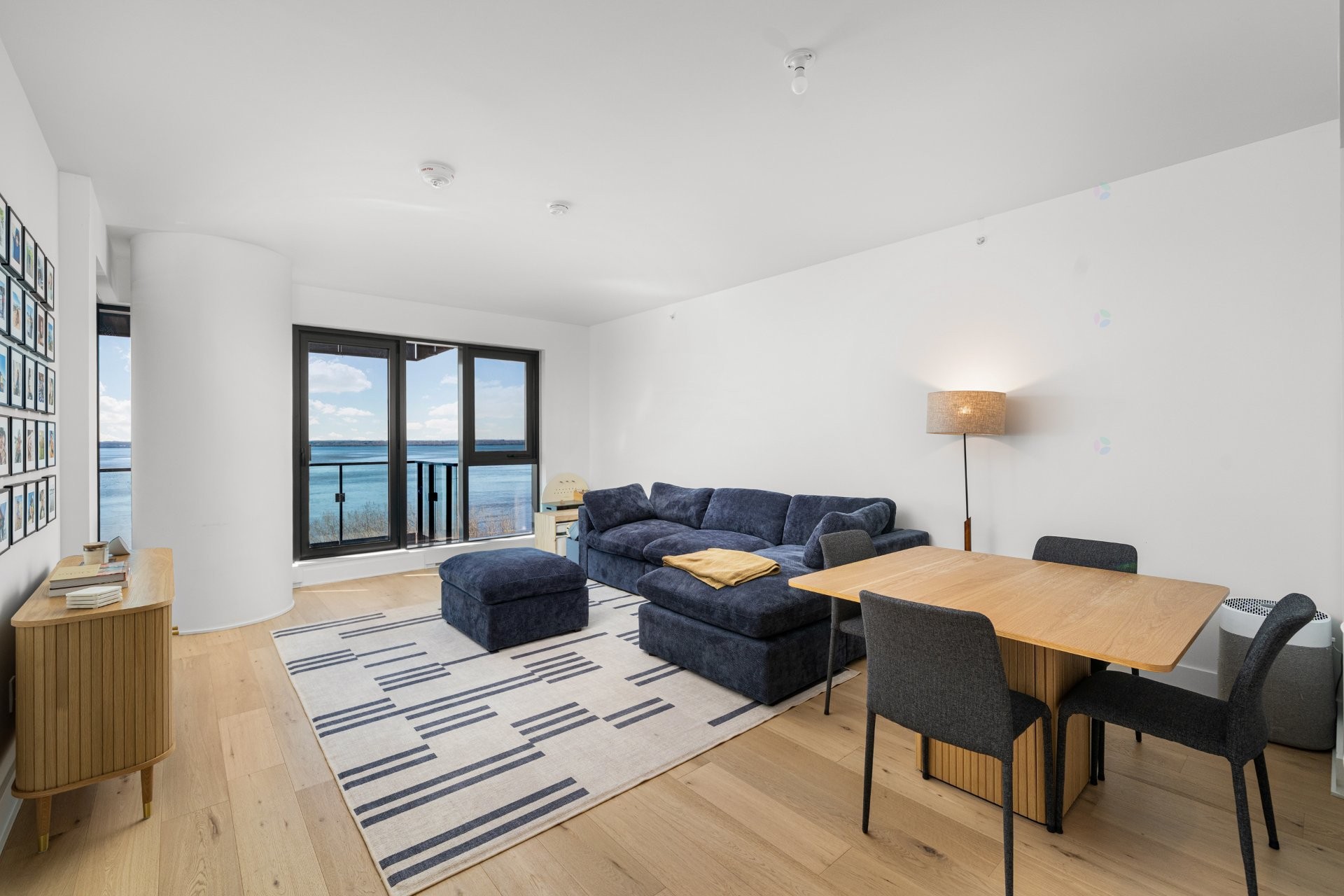 









1000


Rue André-Prévost

, 1104,
Montréal (Verdun/Île-des-Soeurs),




QC
H3E0G2

