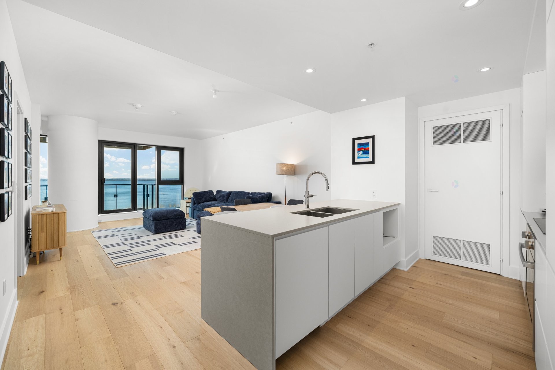 









1000


Rue André-Prévost

, 1104,
Montréal (Verdun/Île-des-Soeurs),




QC
H3E0G2

